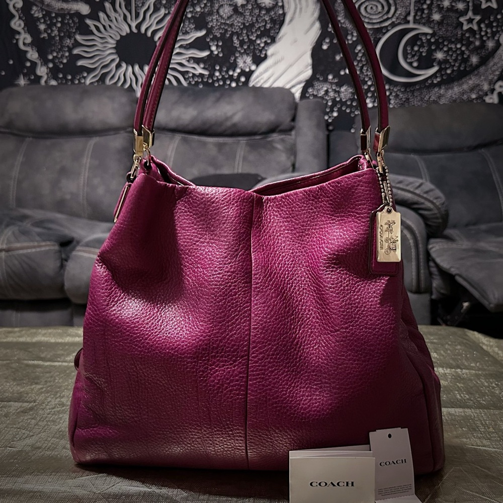 Vintage Coach Pink Hobo Bag with Luxurious Leather and Relaxed Design - Picture 2 of 16